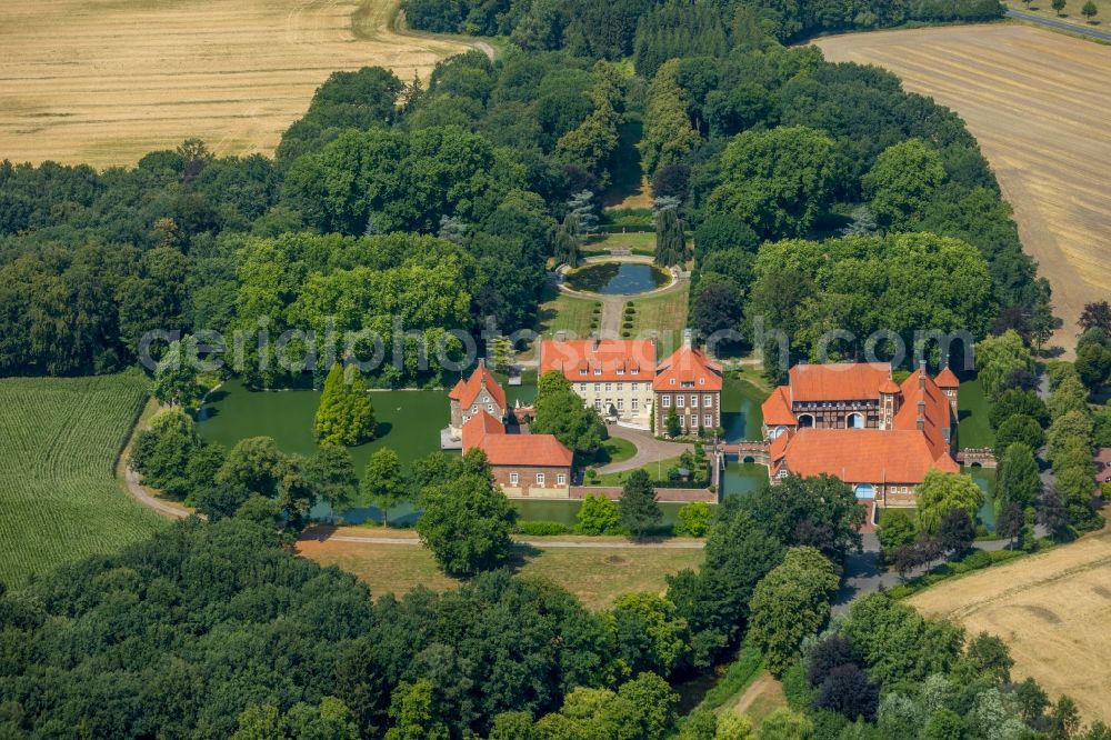 Rinkerode from above - Building and castle park systems of water castle Rittergut Haus Borg in Rinkerode in the state North Rhine-Westphalia, Germany