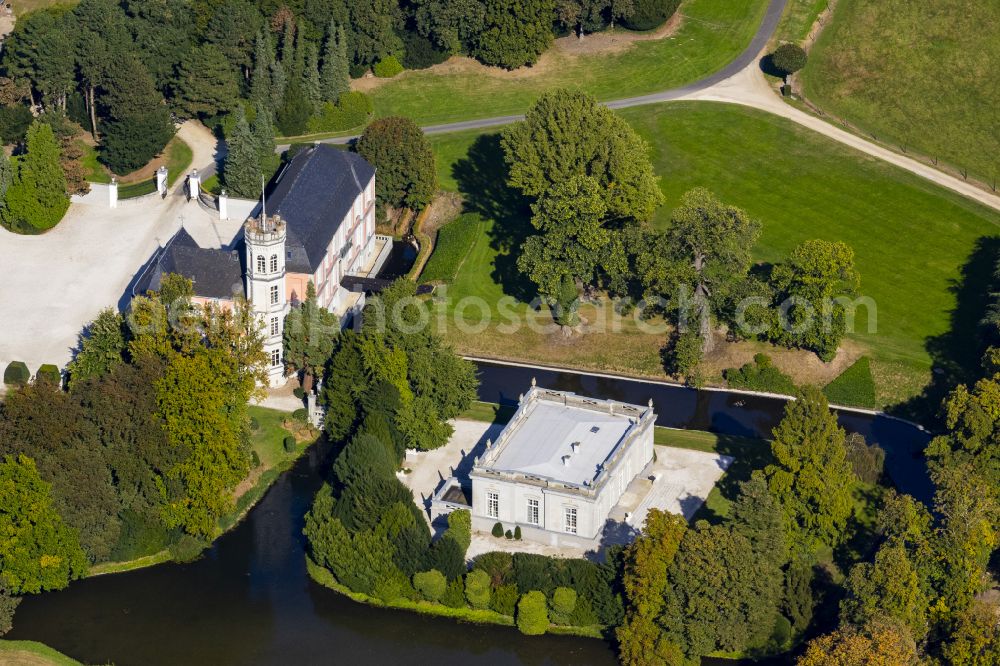 Rurich from above - Building and castle park systems of water castle on street Hompeschstrasse in Rurich in the state North Rhine-Westphalia, Germany