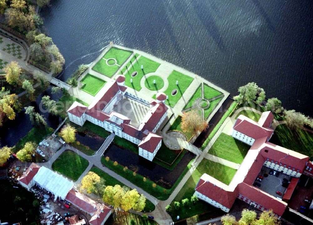 Rheinsberg from above - Building and castle park systems of water castle Rheinsberg in Rheinsberg in the state Brandenburg