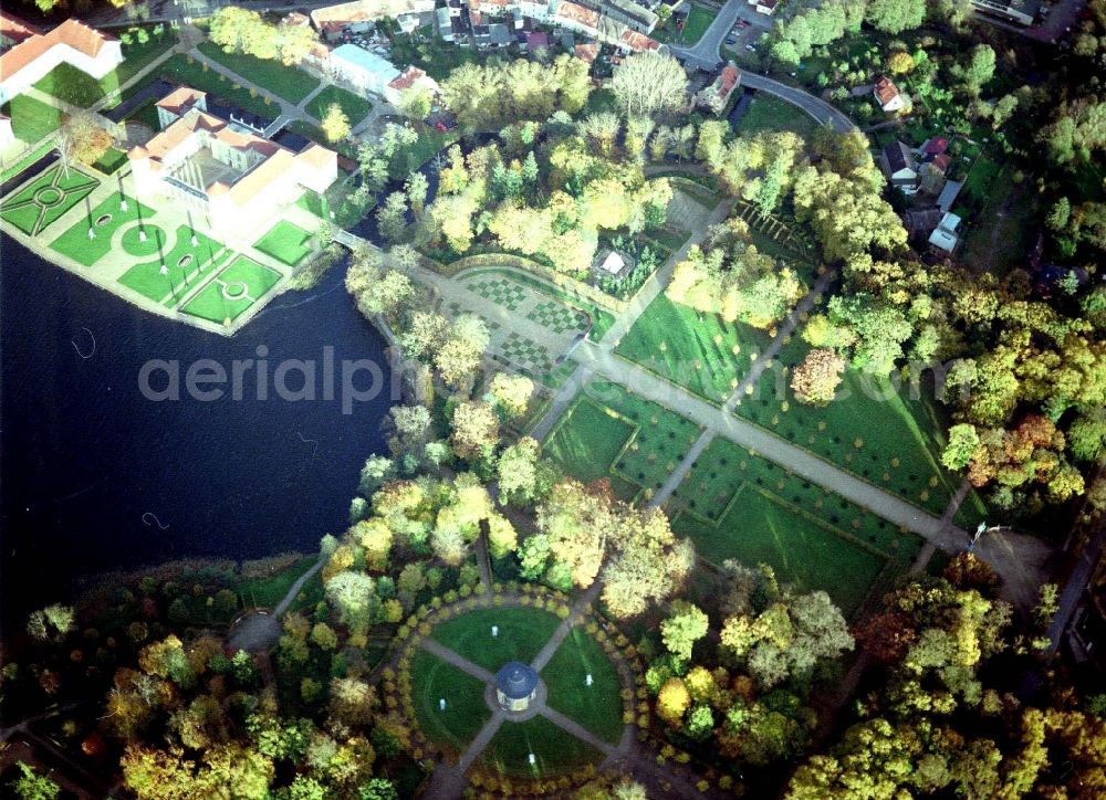 Rheinsberg from above - Building and castle park systems of water castle Rheinsberg in Rheinsberg in the state Brandenburg