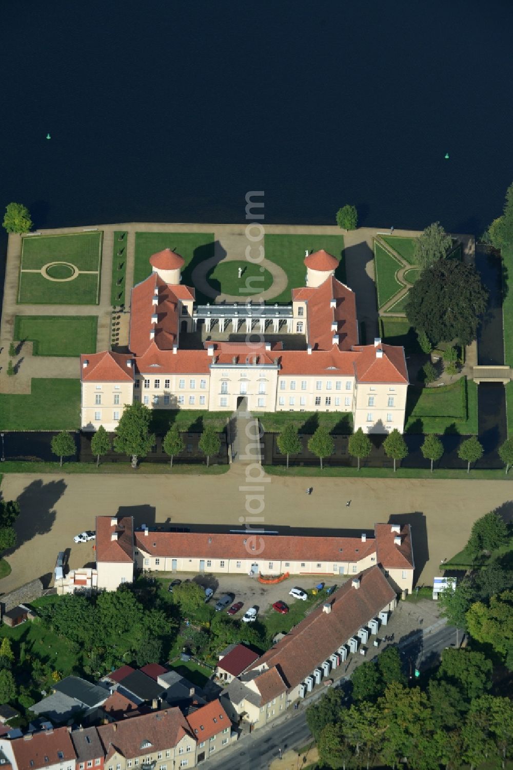 Aerial photograph Rheinsberg - Building and castle park systems of water castle Schloss Rheinsberg in Rheinsberg in the state Brandenburg