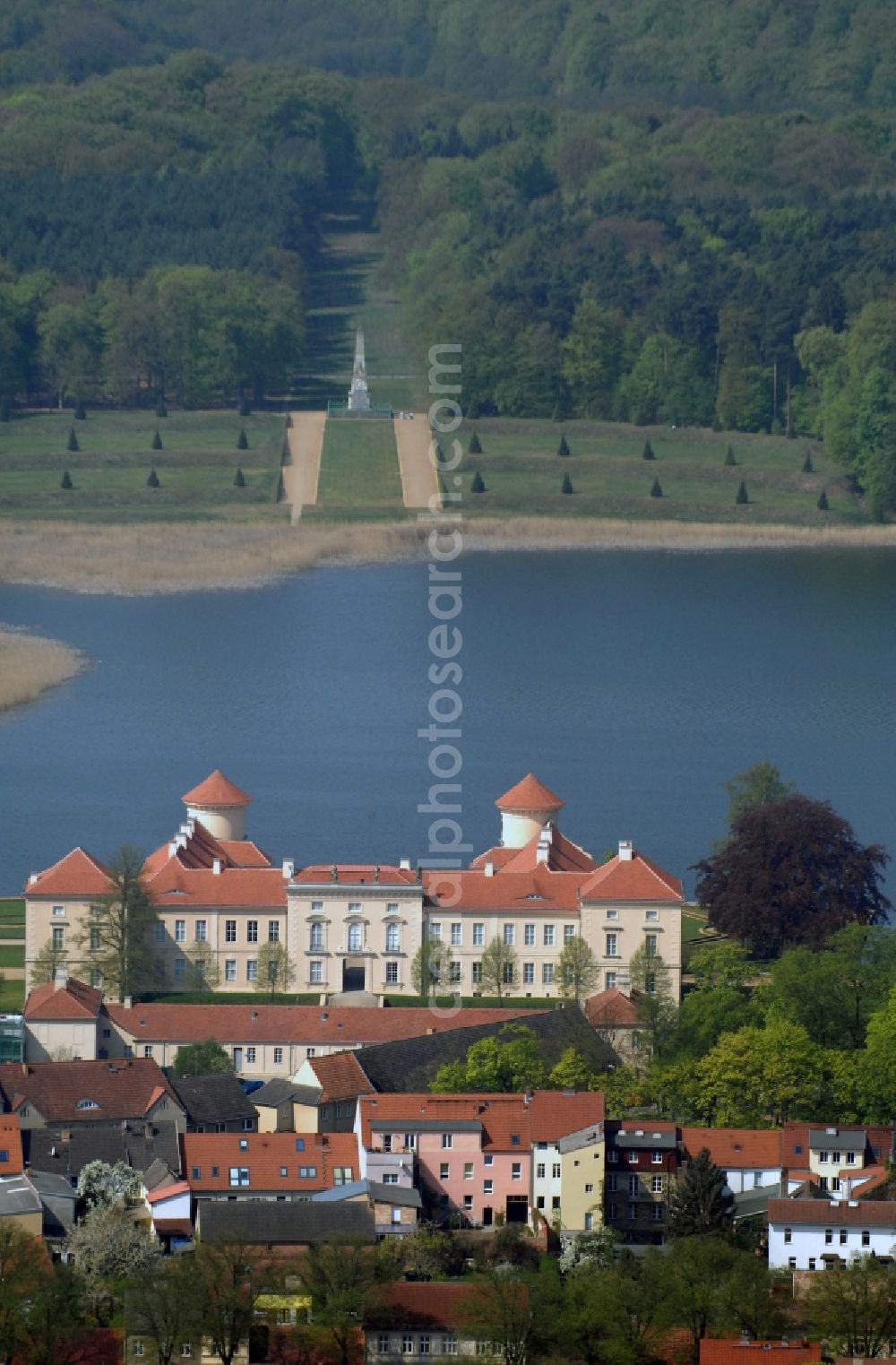 Aerial image Rheinsberg - Building and castle park systems of water castle Rheinsberg in Rheinsberg in the state Brandenburg