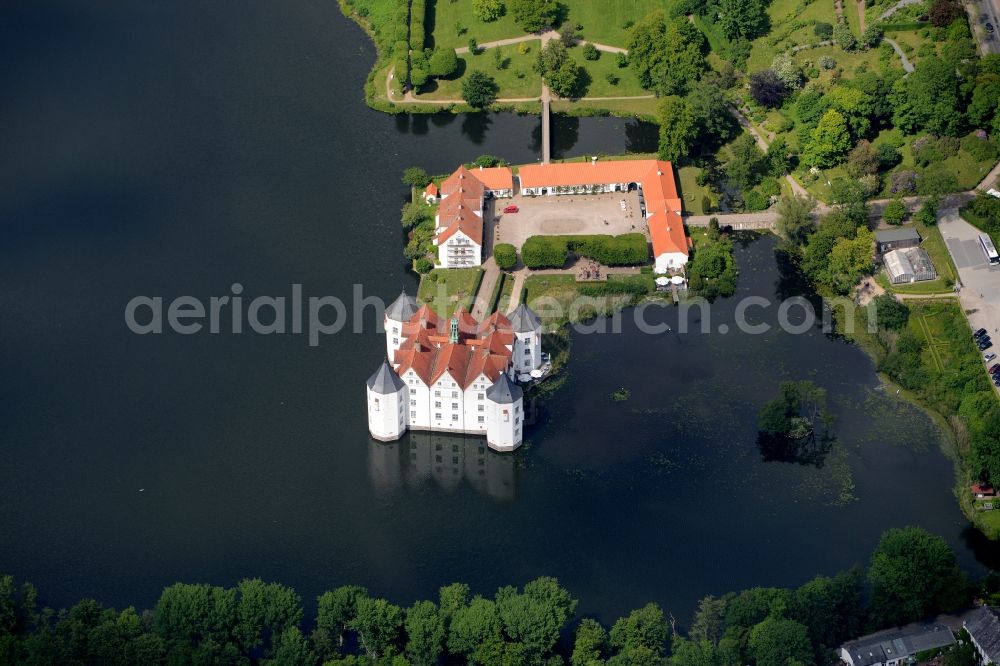 Aerial image Glücksburg (Ostsee) - Building and castle park systems of water castle in Gluecksburg (Ostsee) in the state Schleswig-Holstein