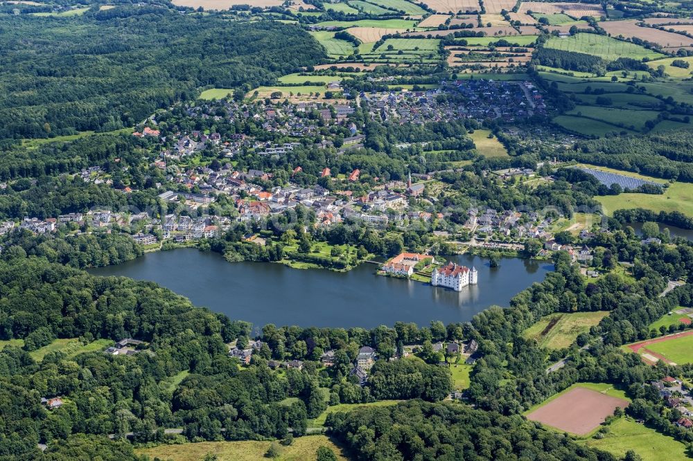 Glücksburg from above - Building and castle park systems of water castle in Gluecksburg (Ostsee) in the state Schleswig-Holstein