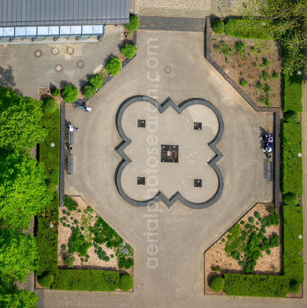 Aerial image Schwelm - Building and castle park systems of water castle in Schwelm in the state North Rhine-Westphalia