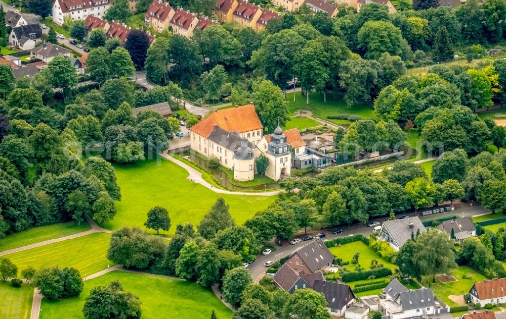 Aerial photograph Schwelm - Building and castle park systems of water castle in Schwelm in the state North Rhine-Westphalia