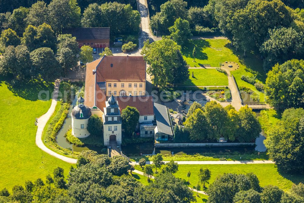 Schwelm from above - Building and castle park systems of water castle in Schwelm in the state North Rhine-Westphalia