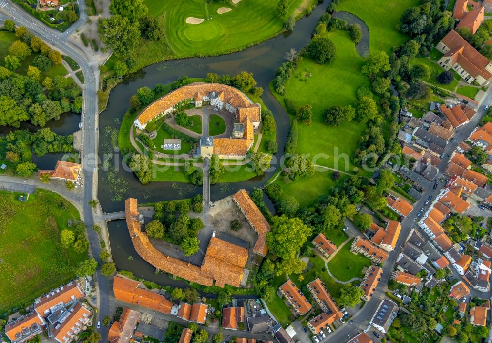 Steinfurt from above - Building and castle park systems of water castle in the district Burgsteinfurt in Steinfurt in the state North Rhine-Westphalia, Germany
