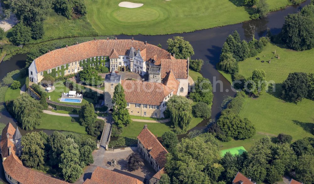 Aerial image Steinfurt - Building and castle park systems of water castle in the district Burgsteinfurt in Steinfurt in the state North Rhine-Westphalia, Germany