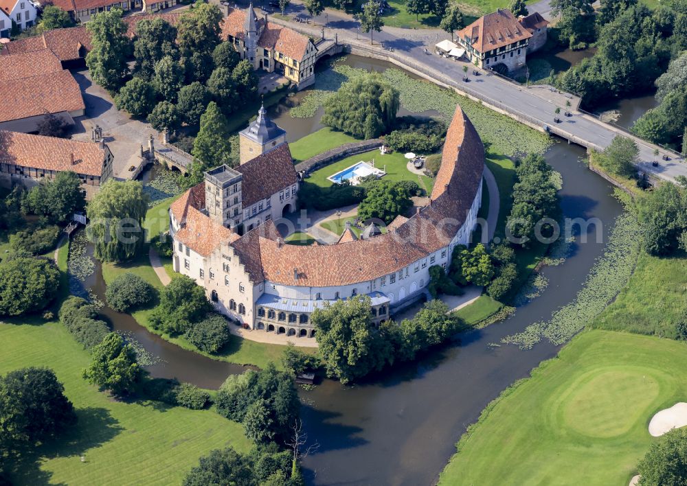 Aerial photograph Steinfurt - Building and castle park systems of water castle in the district Burgsteinfurt in Steinfurt in the state North Rhine-Westphalia, Germany