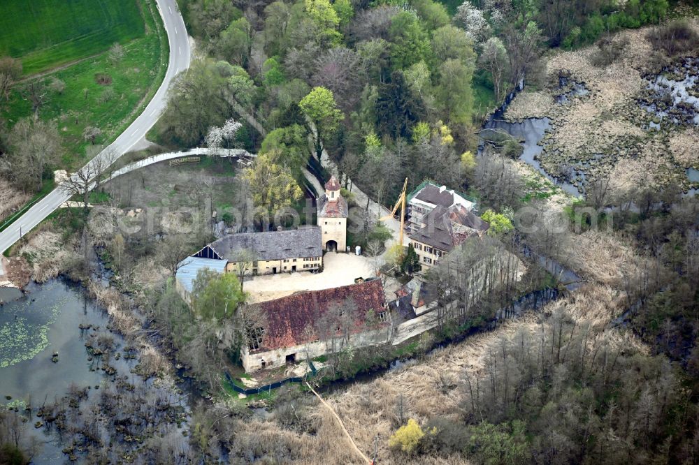 Aerial photograph Bergen - Building and castle park systems of water castle Syburg in Bergen in the state Bavaria, Germany