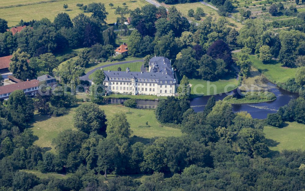 Aerial photograph Rosendahl - Building and castle park systems of water castle Varlar on street Varlar in Rosendahl in the state North Rhine-Westphalia, Germany