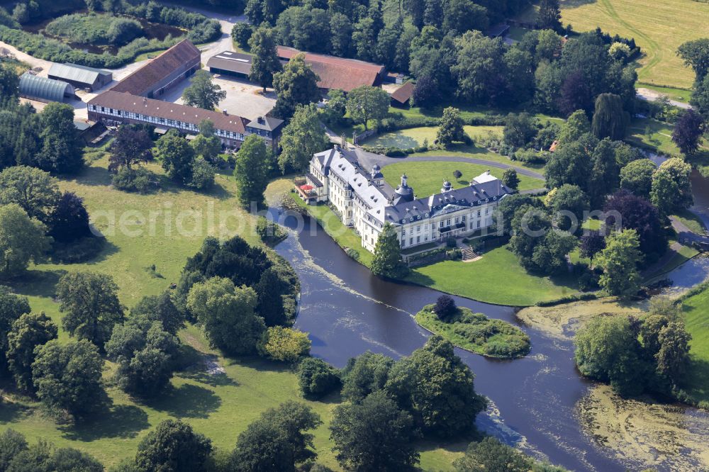 Aerial image Rosendahl - Building and castle park systems of water castle Varlar on street Varlar in Rosendahl in the state North Rhine-Westphalia, Germany