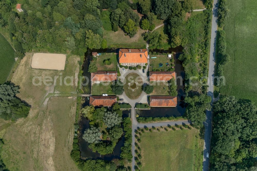 Aerial image Drensteinfurt - Building and castle park systems of water castle Venne in Drensteinfurt in the state North Rhine-Westphalia, Germany