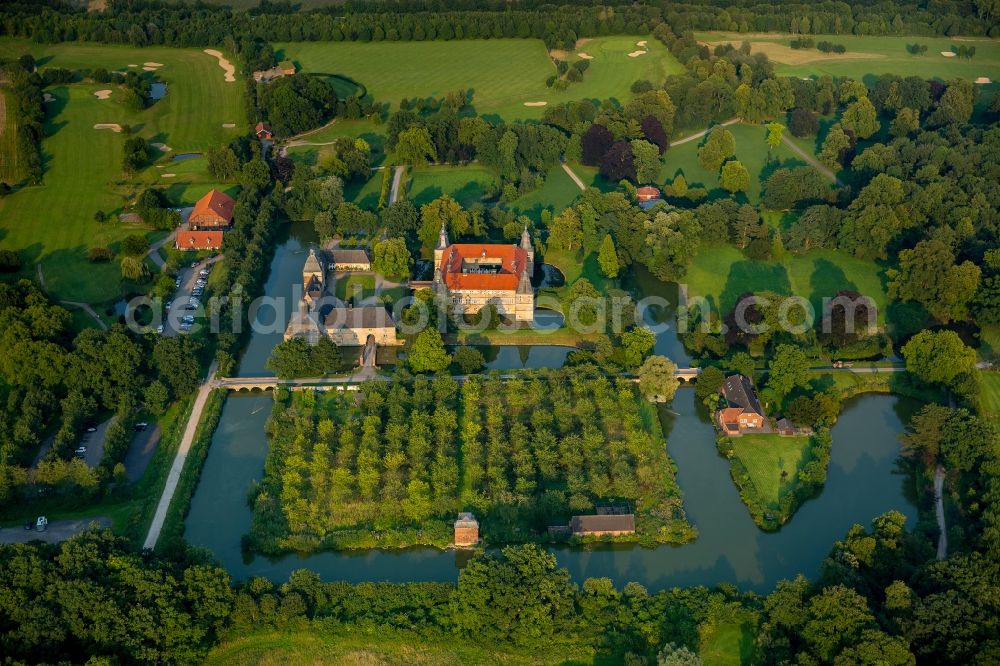 Ascheberg from above - Building and castle park systems of water castle Westerwinkel in Ascheberg in the state North Rhine-Westphalia