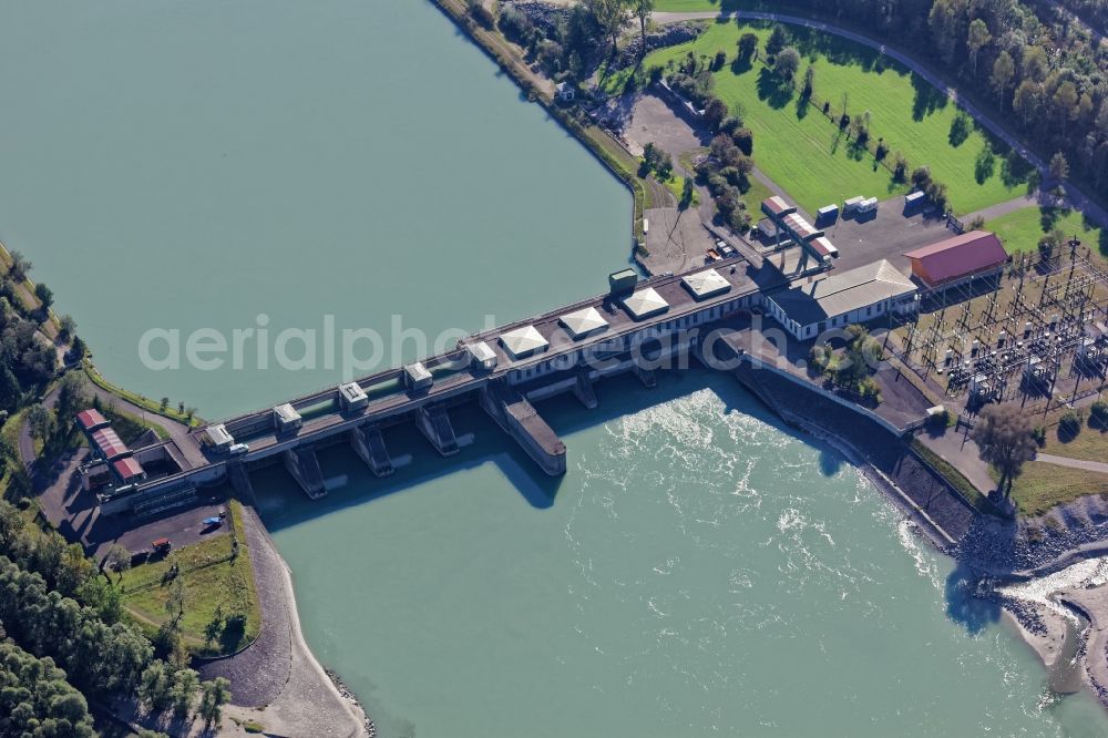 Feldkirchen from the bird's eye view: Structure and dams of the waterworks and hydroelectric power plant in Feldkirchen in the state Bavaria