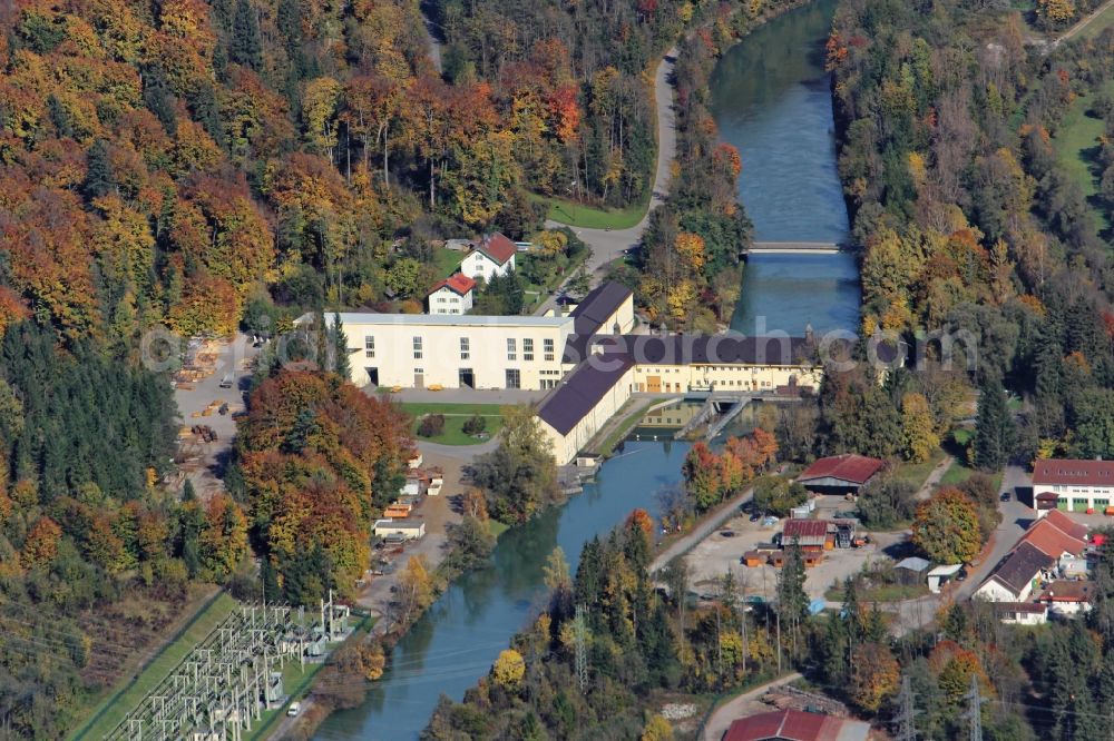 Aerial photograph Grünwald - Hydropower station Hoellriegelskreuth in Pullach in Bavaria. The system operated by E.ON is located in the northern municipality of Baierbrunn on the left side Isar Werkkanal. The raft slide allows the transit trip rafts