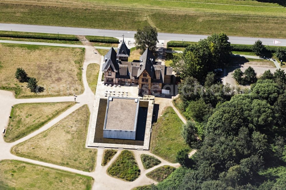 Aerial image Hamburg - Island on the banks of the river course of the River Elbe in Hamburg, Germany