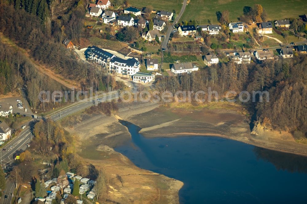 Aerial photograph Gummersbach - Low water level and lack of water caused the shoreline areas to be exposed of Aggertalsperre in Gummersbach in the state North Rhine-Westphalia, Germany