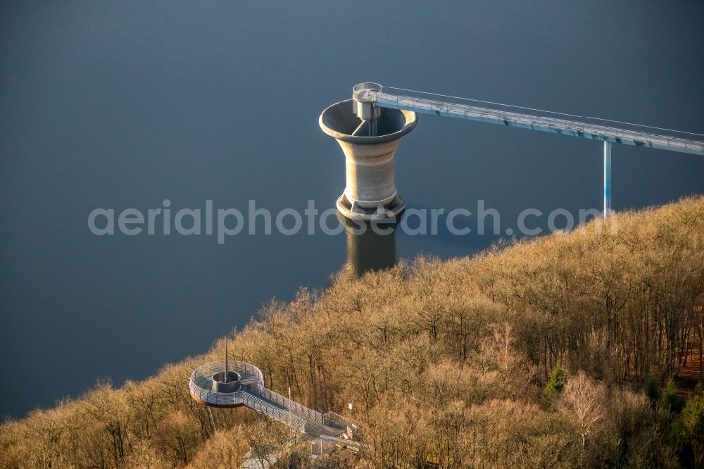 Attendorn from the bird's eye view: Low water level and lack of water caused the shoreline areas to be exposed of Bigge in Attendorn in the state North Rhine-Westphalia, Germany