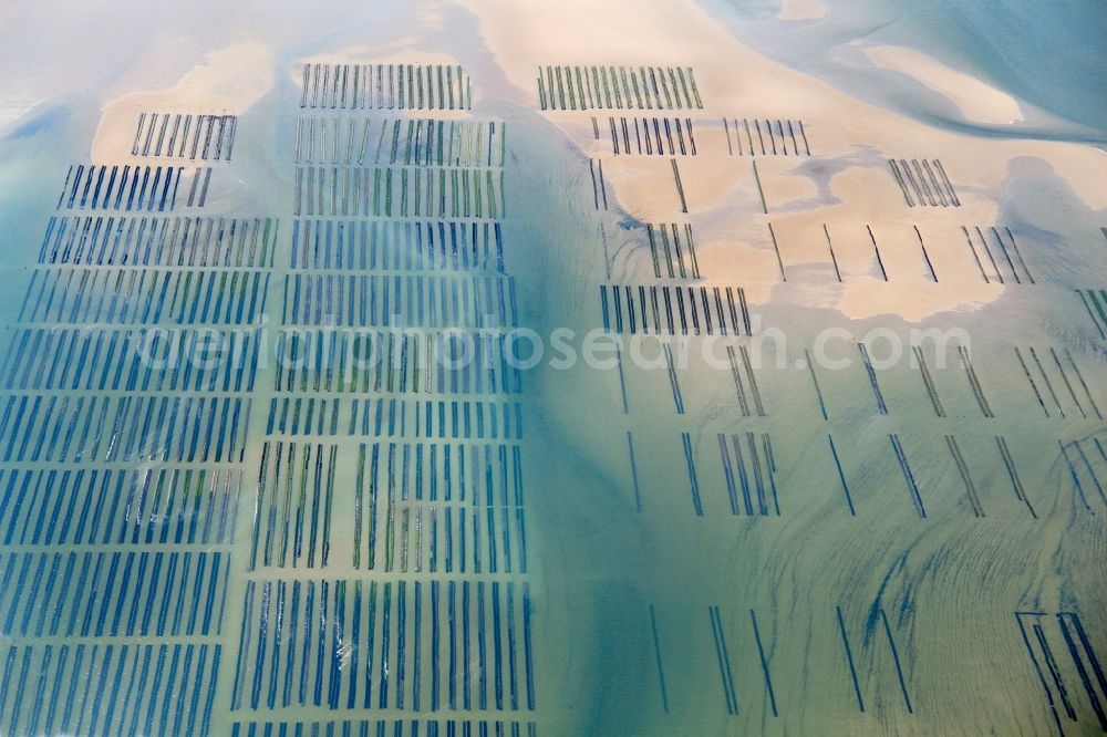 Aerial photograph Gefosse-Fontenay - Water surface at the seaside in Gefosse-Fontenay in Normandie, France