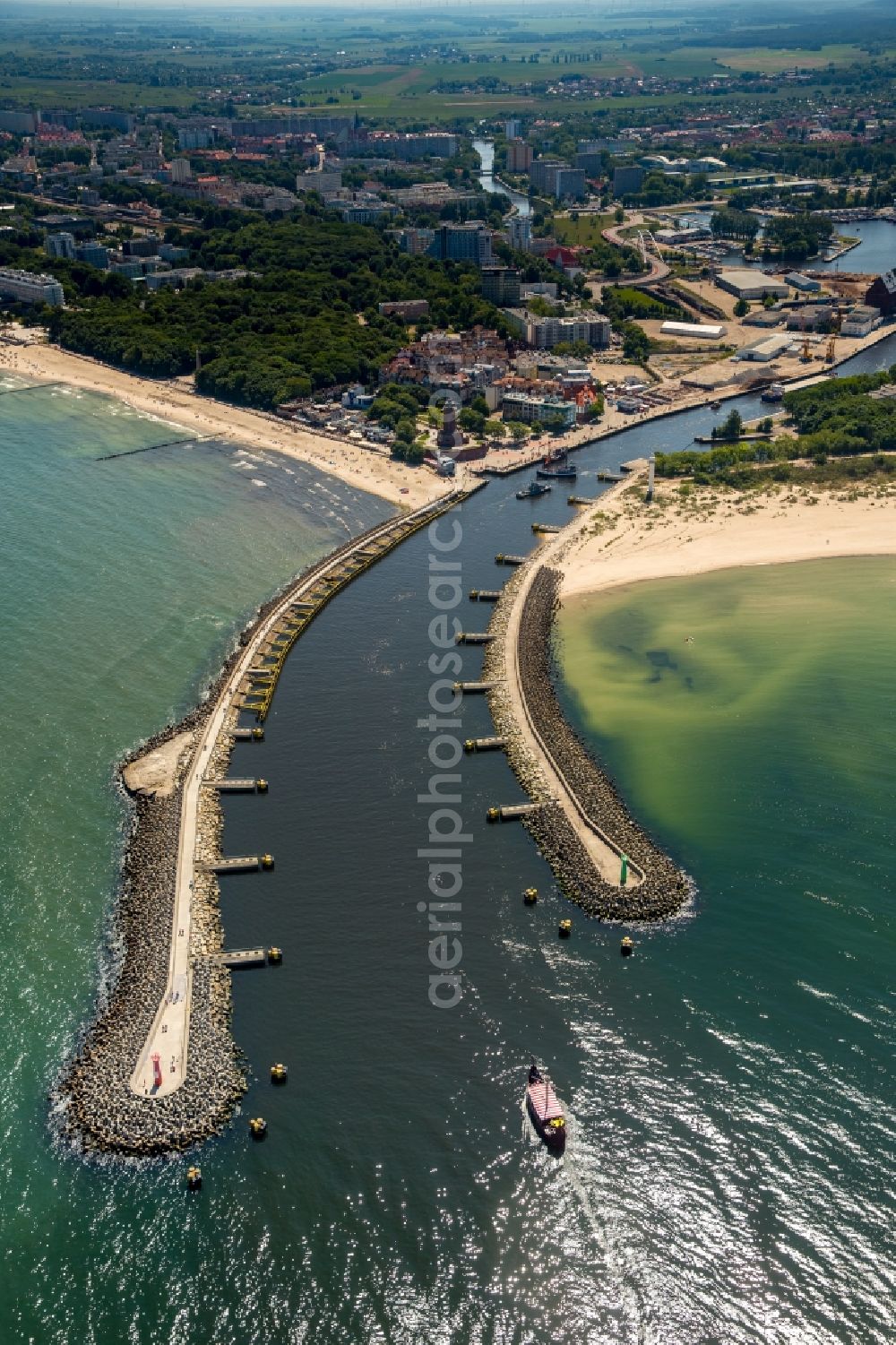 Aerial photograph Kolobrzeg - Kolberg - Water surface at the seaside mole of in Kolberg in West Pomerania, Poland
