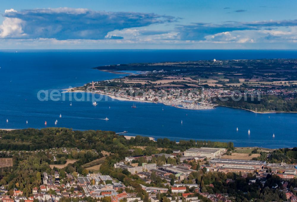 Aerial photograph Kiel - Water surface on the sea coast in the Kiel Fjord between Holtenau and Laboe in the state Schleswig-Holstein, Germany