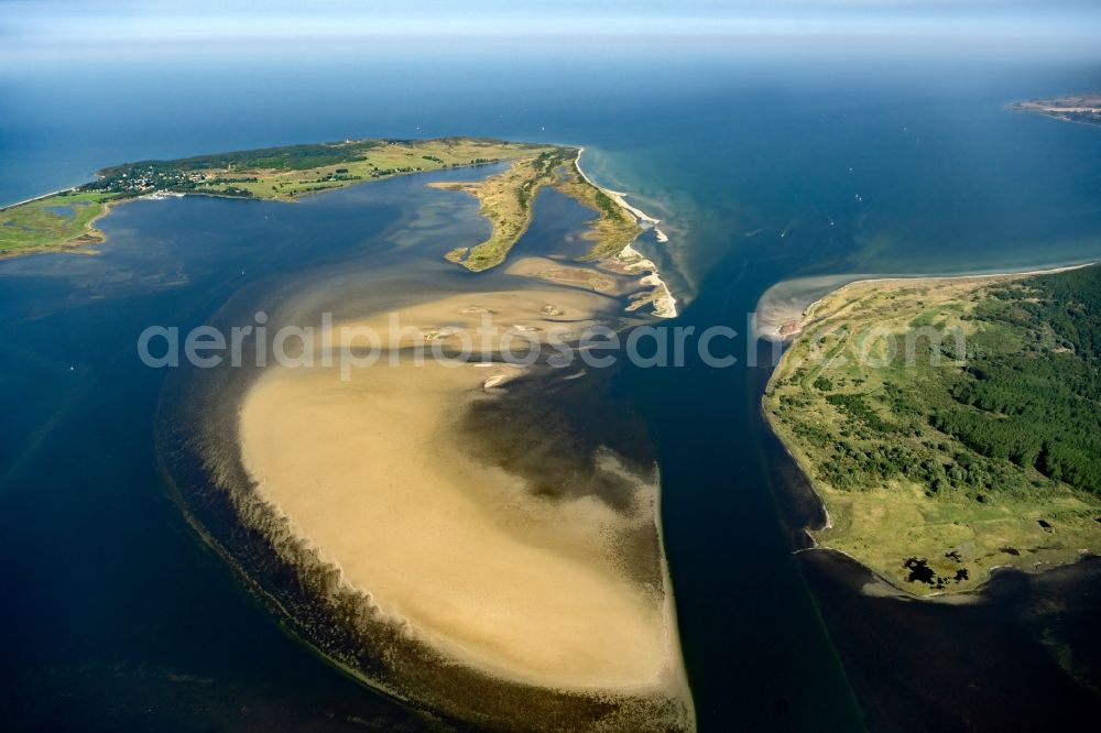 Insel Hiddensee from the bird's eye view: Water surface with sandbank at the seaside the Baltic Sea on the island Hiddensee in the state Mecklenburg - Western Pomerania