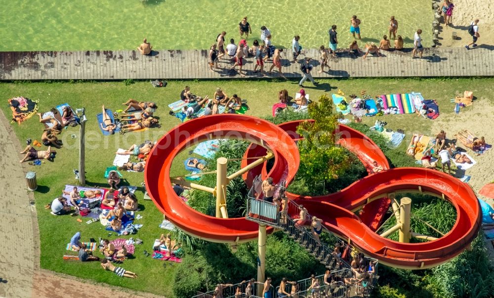 Mülheim an der Ruhr from above - Waterslide on Swimming pool of the Naturbad Muelheim-Styrum on Friesenstrasse in Muelheim on the Ruhr in the state North Rhine-Westphalia