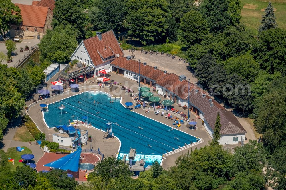 Aerial image Oelde - Waterslide on Swimming pool of the Oelde in Oelde in the state North Rhine-Westphalia, Germany