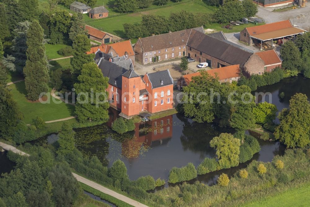 Aerial photograph Neukirchen-Vluyn - Water castle Bloemersheim in North Rhine-Westphalia