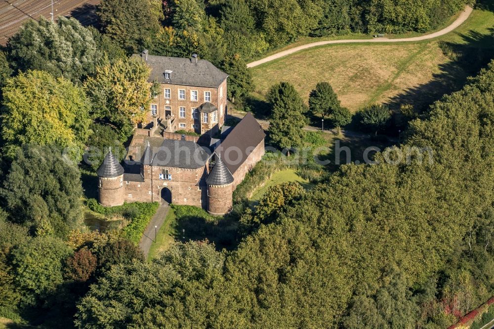 Oberhausen from the bird's eye view: View of the Castle Vondern in the Municipality of Osterfeld Oberhausen. It was first mentioned the 13th Century, and is now used by the city of Oberhausen for concerts and weddings