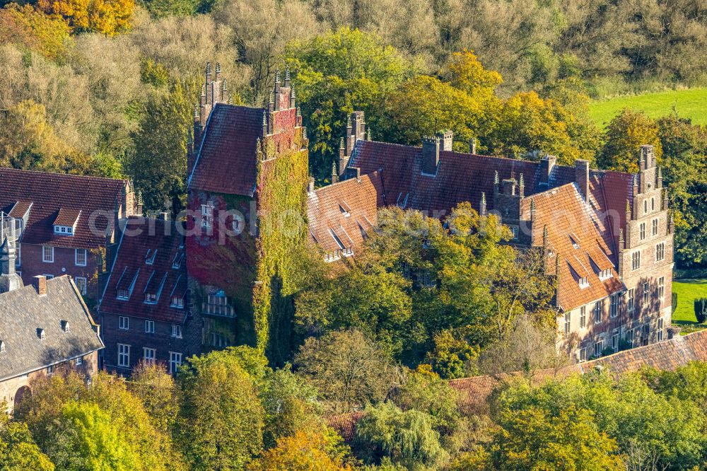 Aerial image Hamm - Water Castle and former Knights Castle Heessen seat in the same district of Hamm at Ruhrgebiet in North Rhine-Westphalia NRW