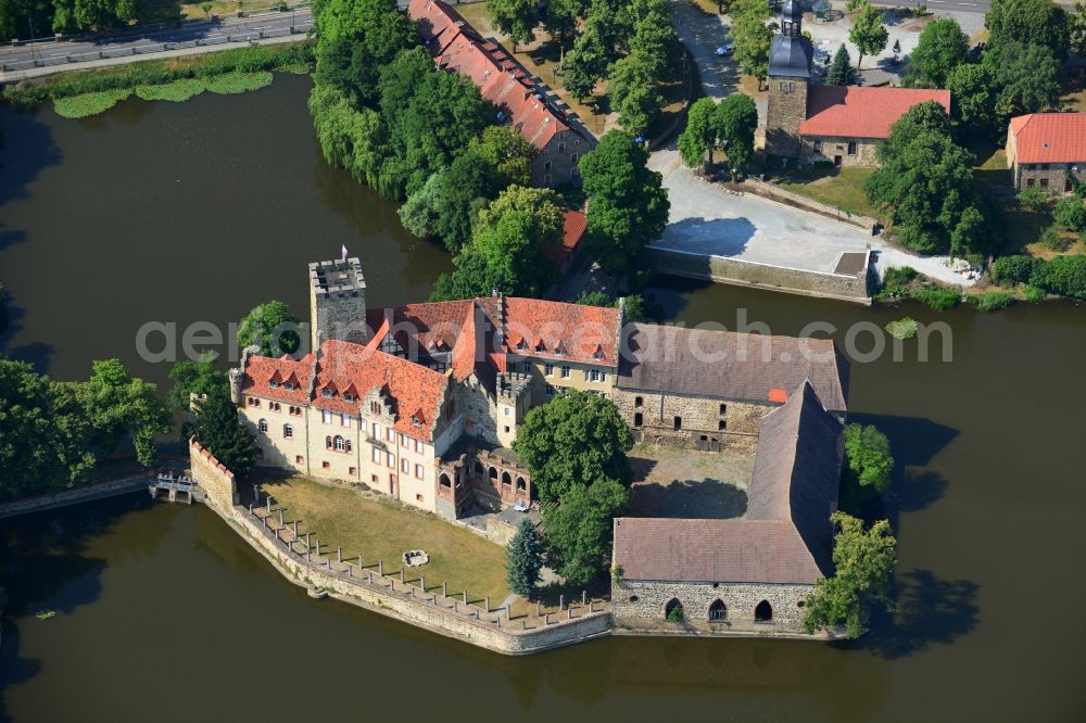 Flechtingen from the bird's eye view: Water Castle Flechtingen on the shore of Castle Lake in the center of Flechtingen in Saxony-Anhalt