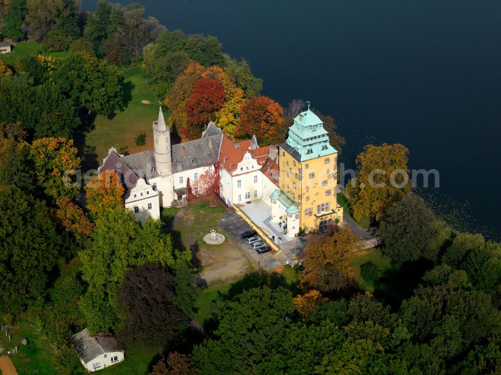 Aerial photograph Groß Leuthen - Water Castle Groß Leuthen in Brandenburg