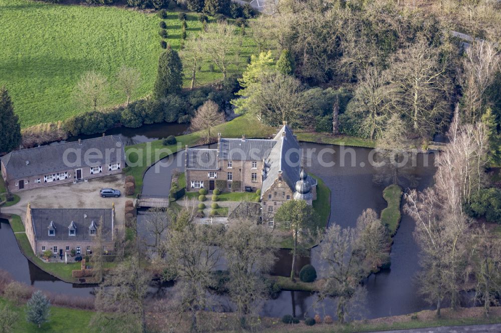 Straelen from the bird's eye view: Haus Coull, former manor house in Straelen in the state of North Rhine-Westphalia, Germany