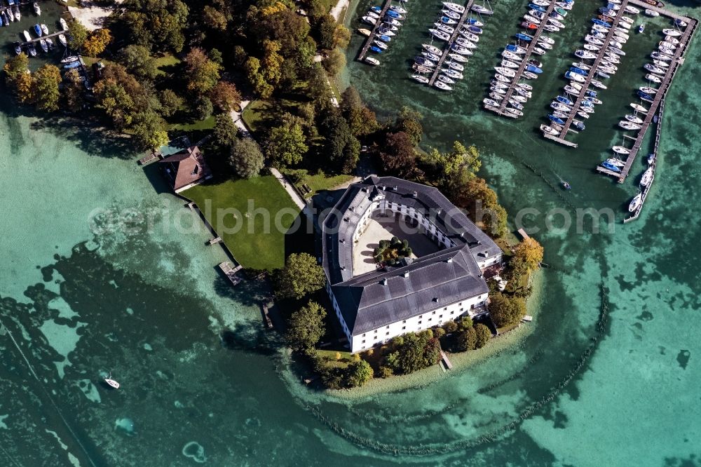 Schörfling am Attersee from the bird's eye view: Building and castle park systems of water castle Kammer in Schoerfling am Attersee in Oberoesterreich, Austria