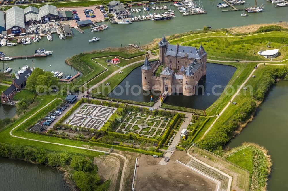 Aerial photograph Muiden - Water Castle Muiderslot (Muiderschloss) in Muiden in North Holland in the Netherlands