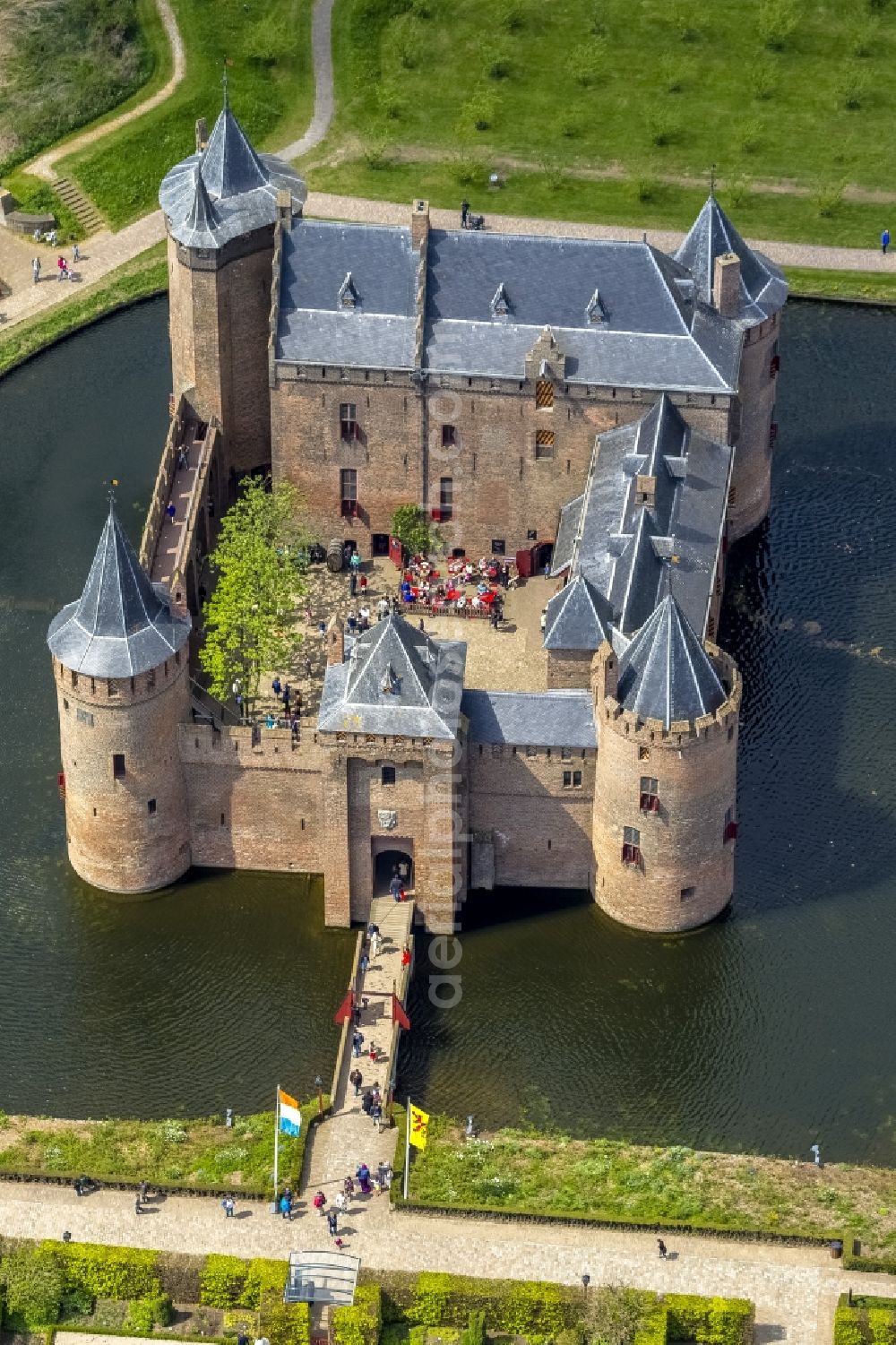 Aerial image Muiden - Water Castle Muiderslot (Muiderschloss) in Muiden in North Holland in the Netherlands