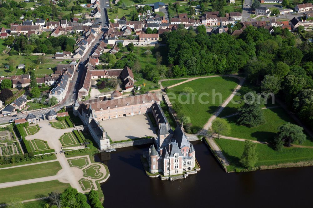 Aerial photograph La Bussiere - Building and castle park systems of water castle Castle Chateau de La Bussiere in La Bussiere in Centre, France