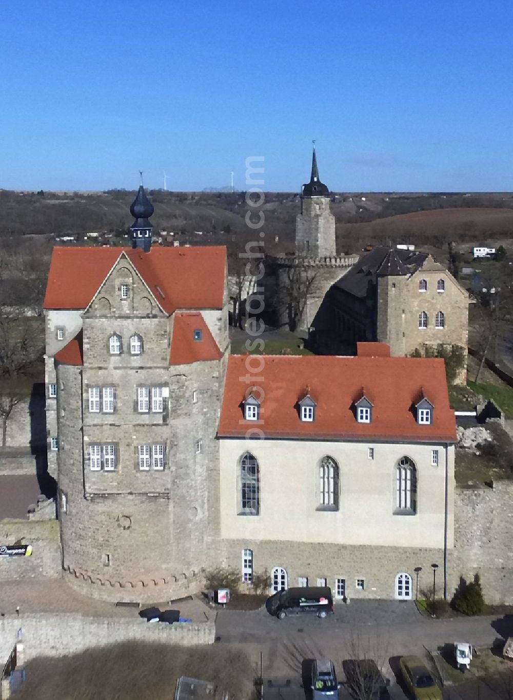 Seeburg from the bird's eye view: Building and castle park systems of water castle on Vietzbach in Seeburg in the state Saxony-Anhalt, Germany