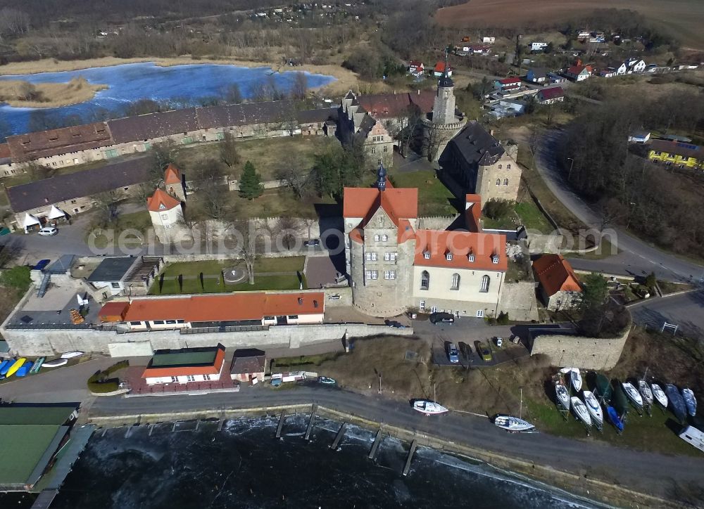 Aerial photograph Seeburg - Building and castle park systems of water castle on Vietzbach in Seeburg in the state Saxony-Anhalt, Germany