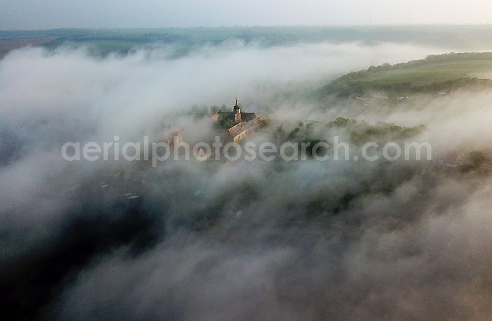 Aerial image Seeburg - Building and castle park systems of water castle on Vietzbach in Seeburg in the state Saxony-Anhalt, Germany