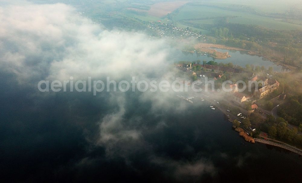 Seeburg from the bird's eye view: Building and castle park systems of water castle on Vietzbach in Seeburg in the state Saxony-Anhalt, Germany