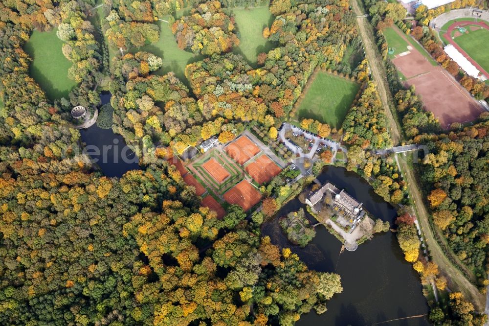 Gladbeck from the bird's eye view: Water castle Wittringen Gladbeck in North Rhine-Westphalia NRW