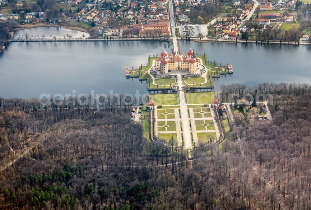 Aerial photograph Moritzburg - Building and castle park systems of water- and huntig-castle on street Schlossallee in Moritzburg in the state Saxony, Germany