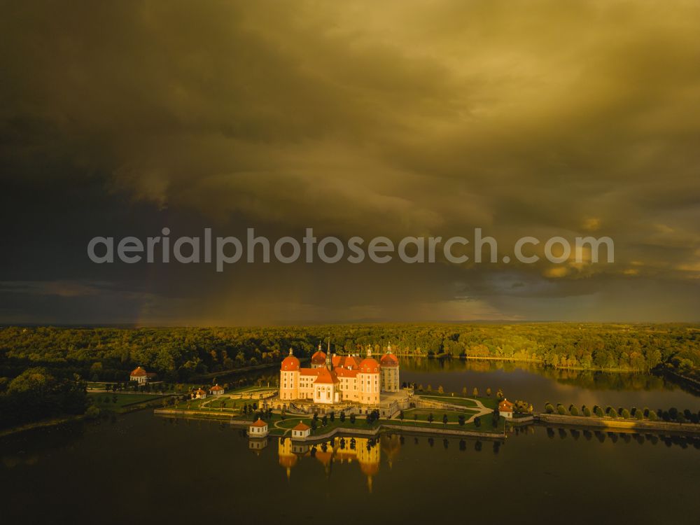 Aerial image Moritzburg - Hunting and moated castle and castle park in the castle pond in Moritzburg in the federal state of Saxony, Germany