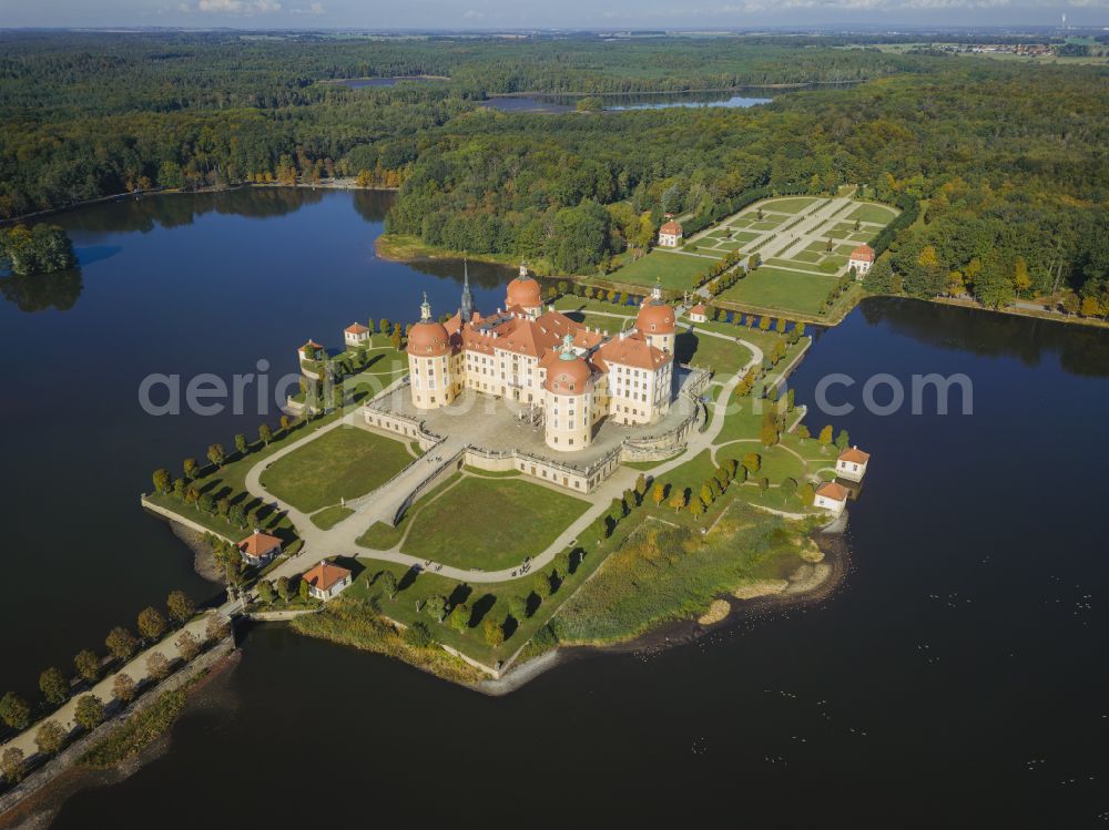 Aerial image Moritzburg - Hunting and moated castle and castle park in the castle pond in Moritzburg in the federal state of Saxony, Germany