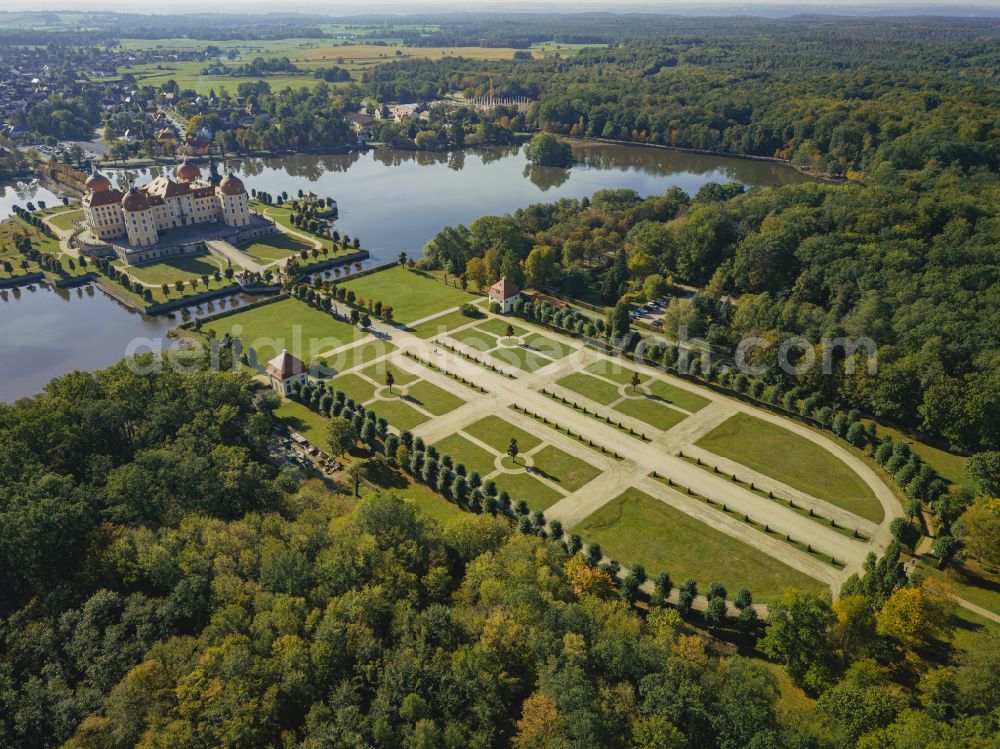 Aerial image Moritzburg - Hunting and moated castle and castle park in the castle pond in Moritzburg in the federal state of Saxony, Germany