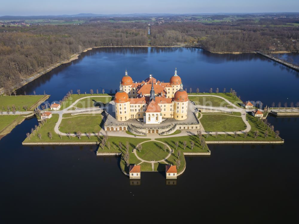 Aerial image Moritzburg - Hunting and moated castle and castle park in the castle pond in Moritzburg in the federal state of Saxony, Germany